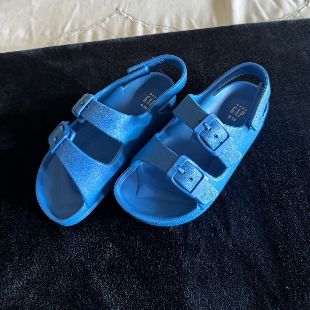 Baby gap sandals